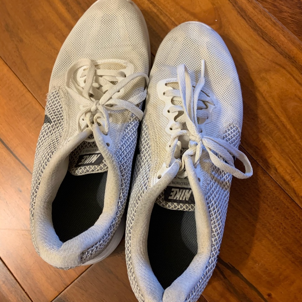 Women’s Tennis Shoe